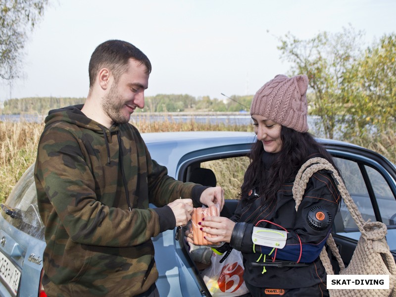 Дынин Роман, Иванова Анна, по сосиске и воду