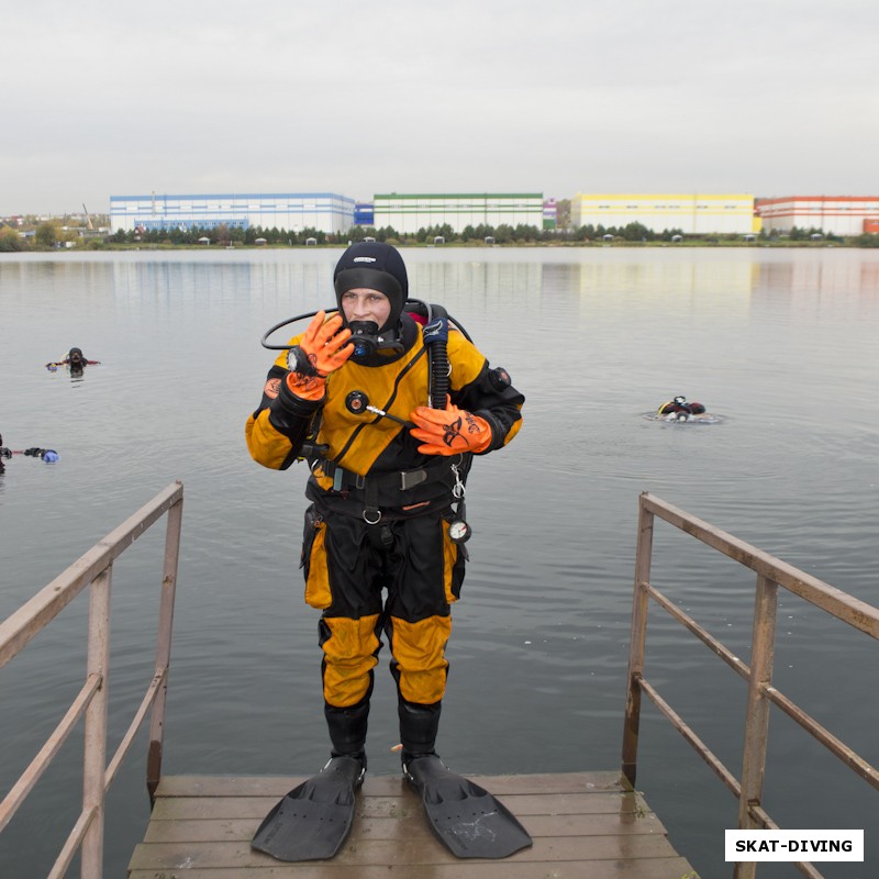 Щербаков Дмитрий, маску надевает уже по входу в воду