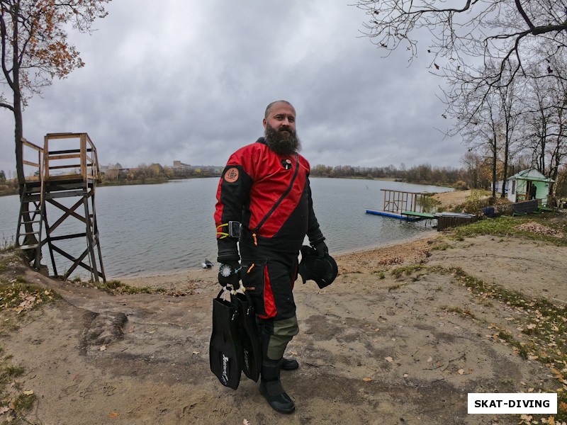 Зеленев Андрей, уже заказан новый костюм, не долго осталось этому черно-красному образу