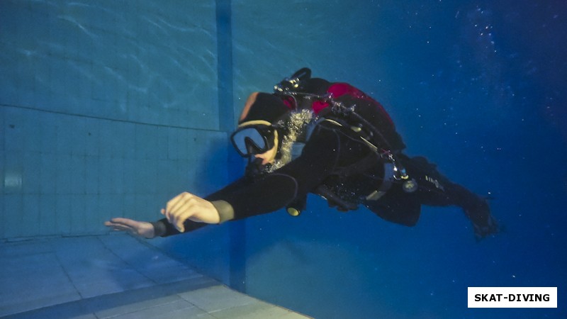 Чмутов Сергей, второй этап - нормативы под водой со SCUBA, ох уж и намаслались ластами студенты