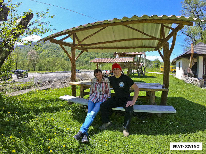 Лебедовская Наталья, Погосян Артем, в кафе у Хасана