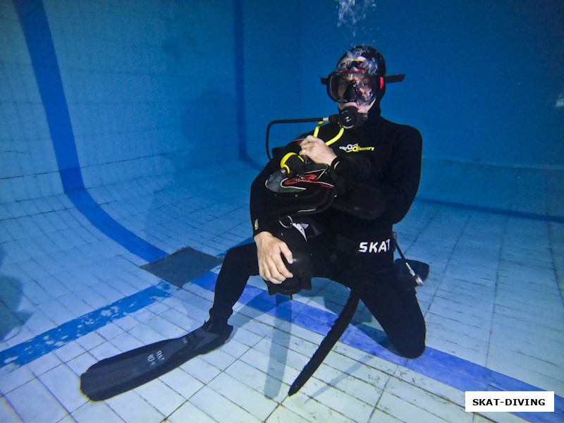 Титов Дмитрий, упражнение по снятию SCUBA