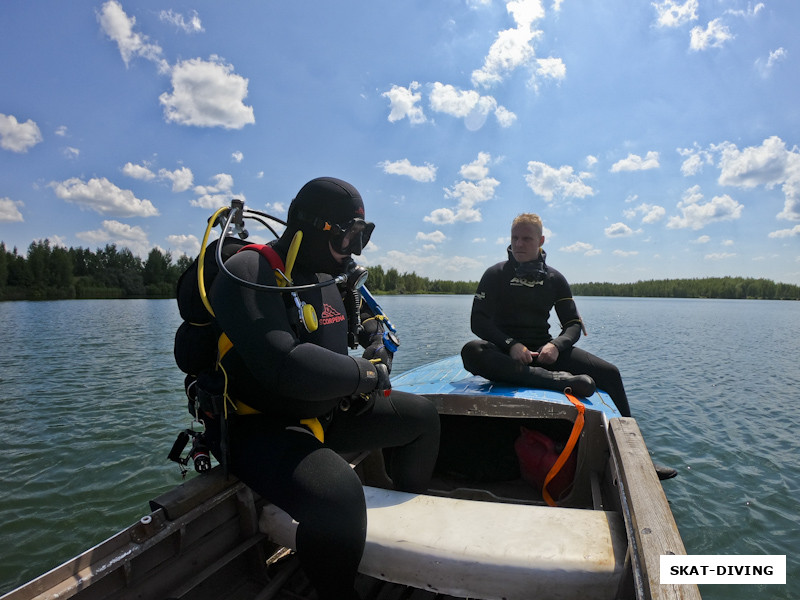 Черняков Дмитрий, Андреев Кирилл, техника входа в воду с "Казанки" требует некой концентрации, сначала демонстрация навыка от более опытного кувыркателя