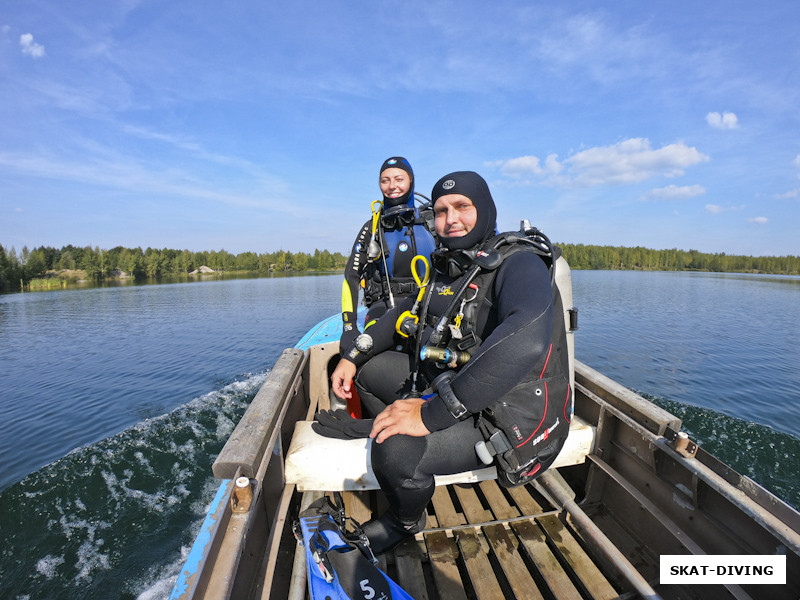 Клементьева Виталия, Лукавый Дмитрий, лодка позволяет распределить дайверов по акватории