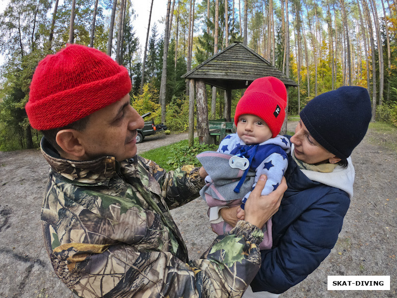 Погосян Артем, Романов Павел, Романова Галина, и это крестник Погосяна, так сколько же их у него?