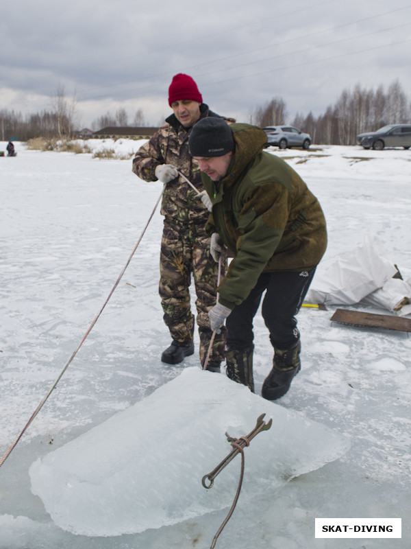 Погосян Артем, Леонов Дмитрий, лед был толщиной около 35см