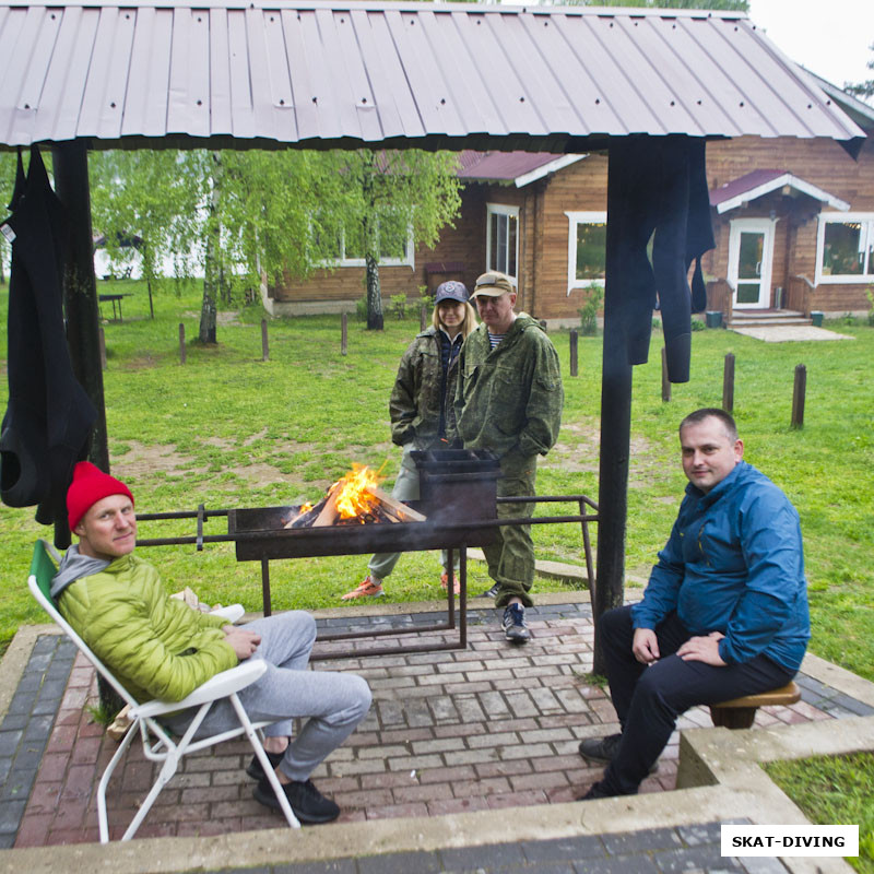 Андреев Кирилл, Панова Елена, Панов Дмитрий, Лукавый Дмитрий, "привал у мангала"