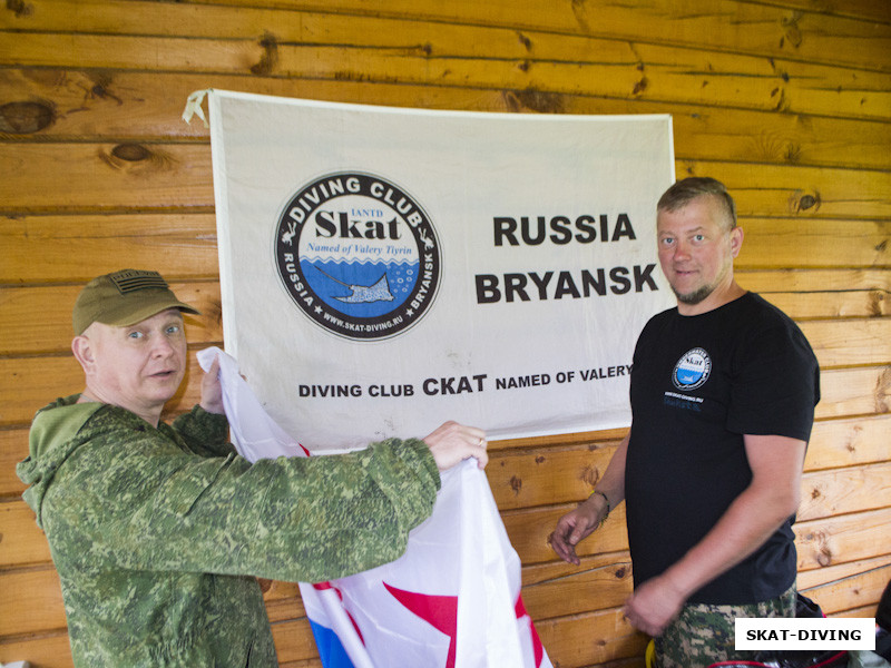 Панов Дмитрий, Шукста Игорь, торжественное водружение флагов