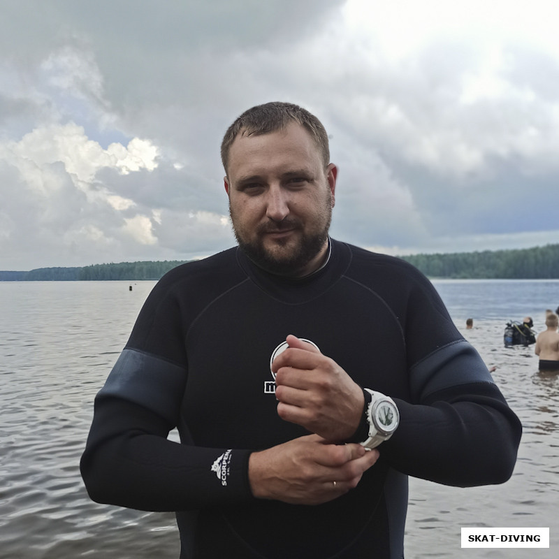 Волуев Олег, далеко не каждый студент приезжает на сдачу открытой воды со своим компьютером, это удобно