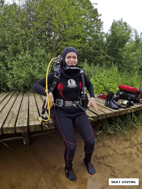 Волуева Марина, собирается под воду вслед за мужем