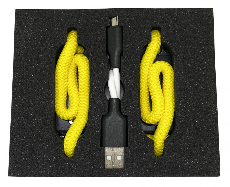 Продается с кабелем подзарядки «USB» и неодимовым магнитом для сброса настроек