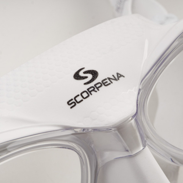 На центр обтюратора маски нанесен стильный логотип «SCORPENA»