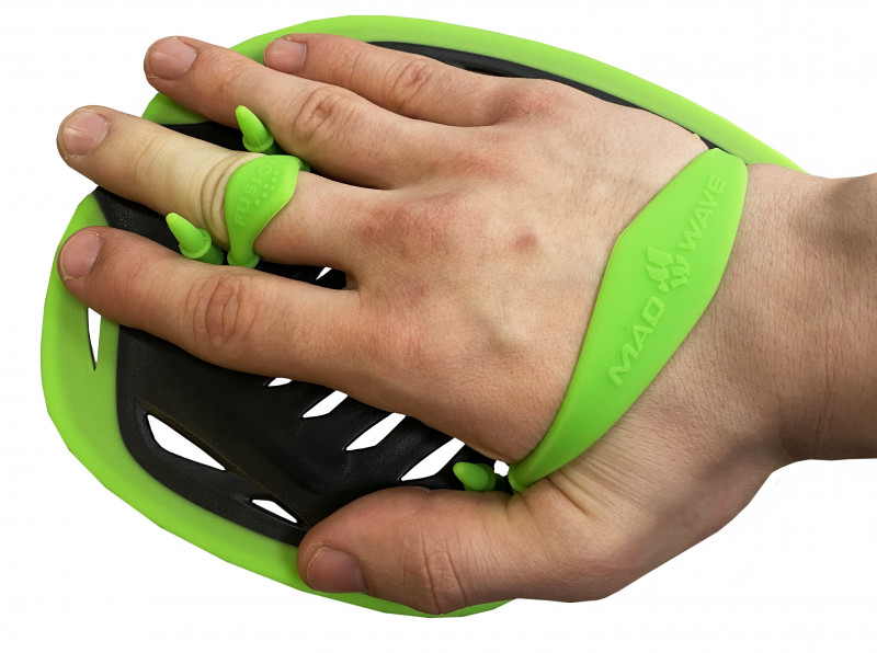 Они удобно и надежно фиксируются на кистях рук регулируемыми эластичными ремешками ярко-зеленого цвета