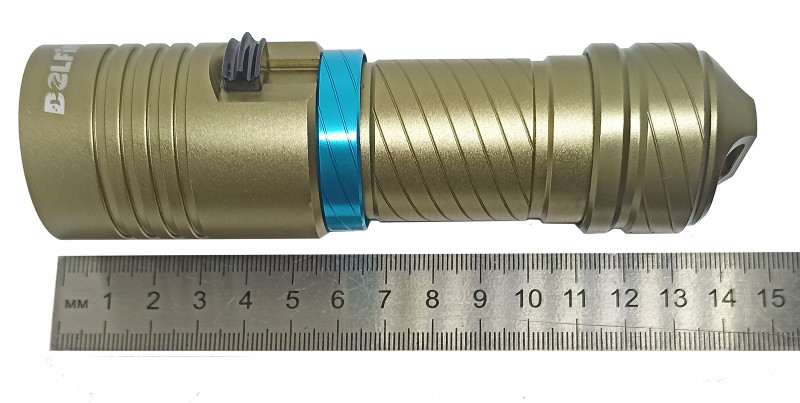 Компактная длина фонаря - 14.5см. Корпус из анодированного алюминия, можно использовать фонарь в морской воде, не боясь коррозии.