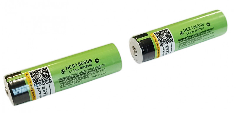 В комплекте с фонарем два аккумулятора «18650 LI-ION» без защиты (3400mAh 3.7V). Компания «DELFiN» рекомендует использовать в фонарях именно такие, это продлевает работу фонаря на севших АКБ.