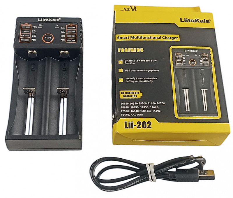 В комплект входит: зарядное устройство, USB-кабель с TYPE-С для подключения к источнику питания, а также фирменная упаковка.