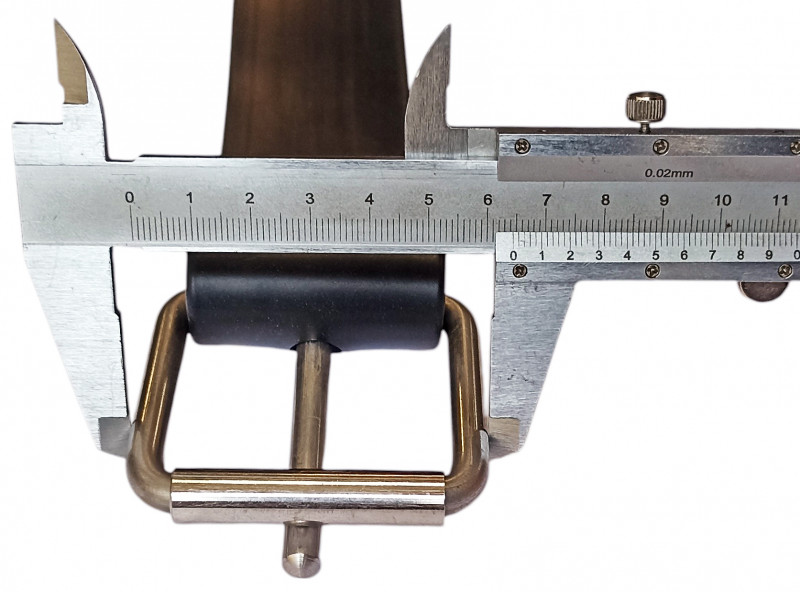 Стандартная ширина пряжки - 6.4см.