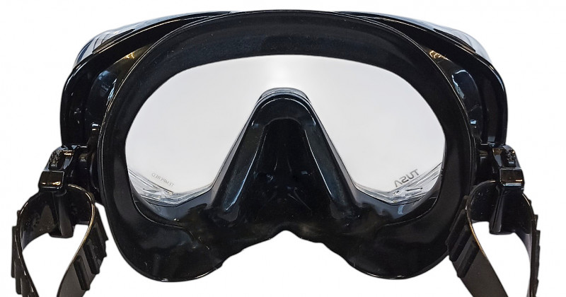 Обтюратор маски с округлыми краями и удобной посадкой по линиям наилучшего прилегания к лицу.