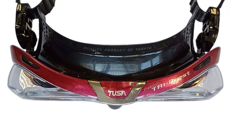 Панорамный обзор благодаря маленькому подмасочному объему и выпуклым боковым стеклам.