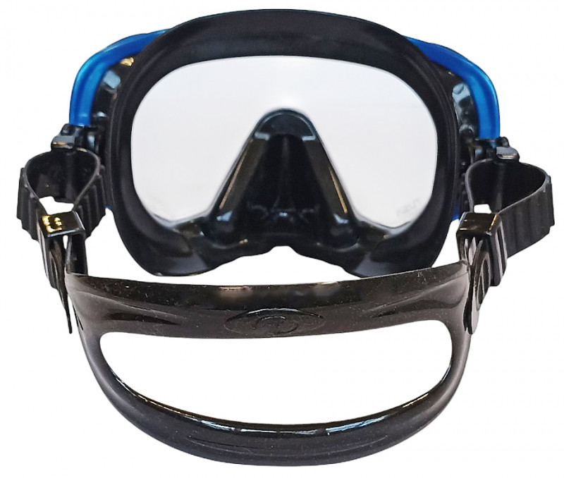 Патентованный трехмерный ремешок точно повторяет затылочный изгиб, обеспечивает исключительный комфорт и великолепное прилегание.