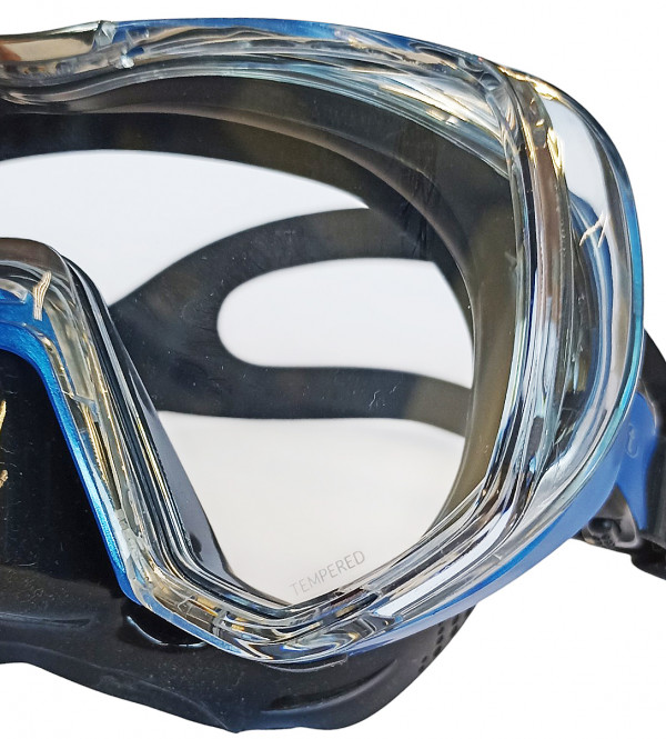 Закаленные линзы «TUSA’s CrystalView» пропускают 92% имеющегося света, обеспечивая дайверу кристальную видимость.