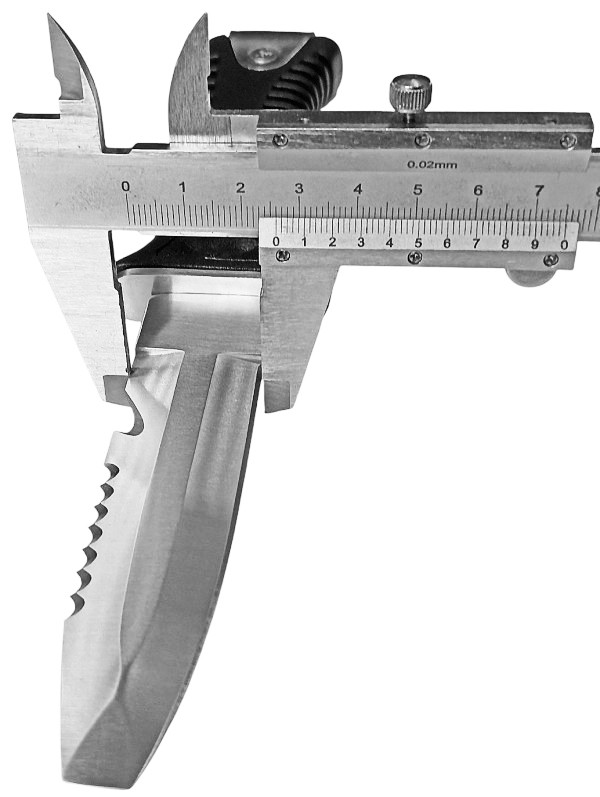 Максимальная ширина лезвия - примерно 2.6см.