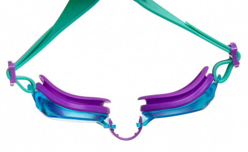 Мягкий силиконовый обтюратор и регулируемая переносица обеспечат комфорт во время занятий.