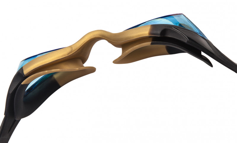 Глубокий мягкий обтюратор надежно прилегает к глазам, обеспечивая максимальный комфорт даже при длительном использовании.