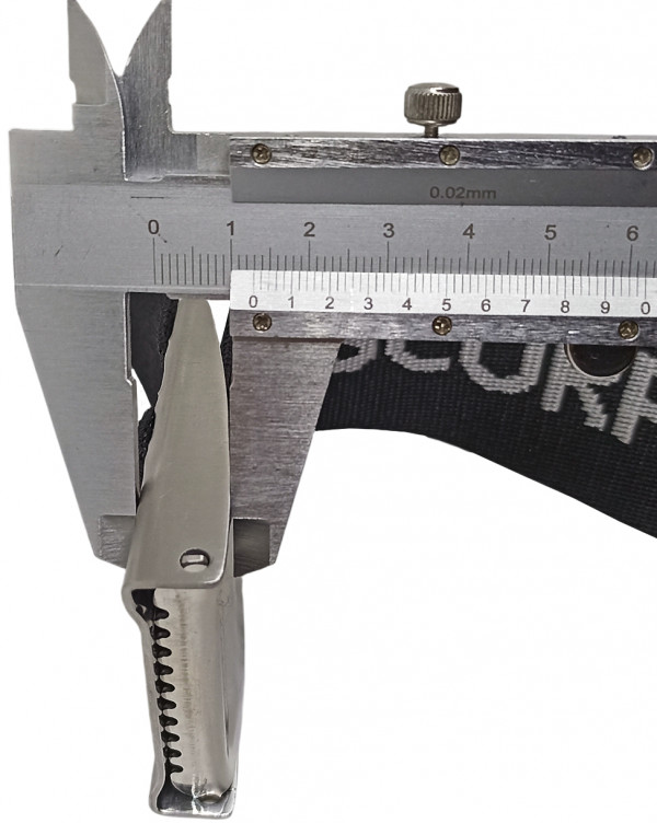 Толщина пряжки - 1.3см.