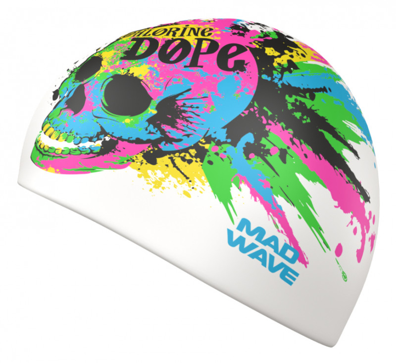 Шапка хорошо тянется, плотно облегает голову, не электризует и не тянет волосы, предотвращая их попадание в глаза и под детали очков или купальника. Универсальный размер шапочки подходит и взрослым, и детям.