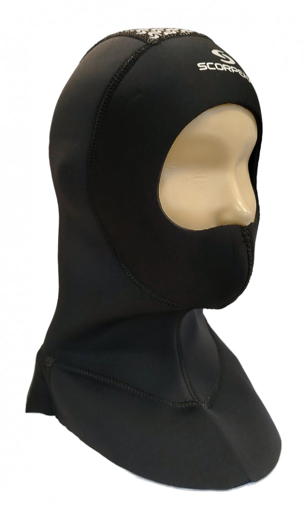 Ткани, покрывающие неопрен, содержат полиуретановые (резиновые) нити, поэтому превосходно тянутся и значительно облегчают процесс надевания/снимания шлема на голову.