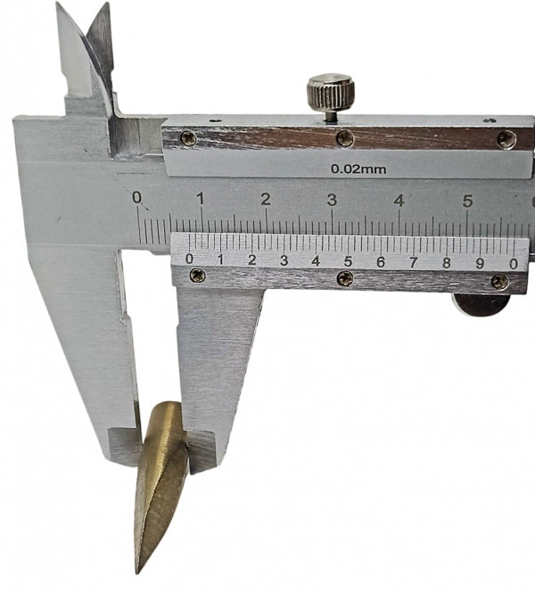 Диаметр максимальный головы - 0.8см.