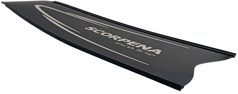 Полимерная отбортовка по всей длине затрудняет уменьшает вихревые потоки и экономит затрачиваемую пловцом энергию на гребок. Также отбортовка обеспечивает дополнительную защиту кромки лопастей от небольших ударов и придает ластам гидродинамическую стабильность при гребках.