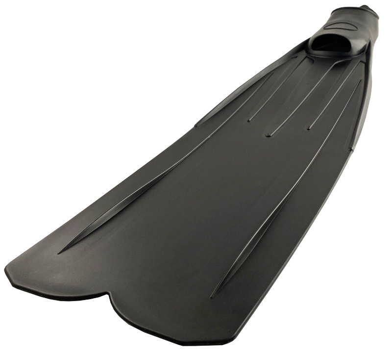 На лопастях, в центре и по бокам имеются пластиковые направляющие, которые хорошо удерживают ласту на потоке воды.