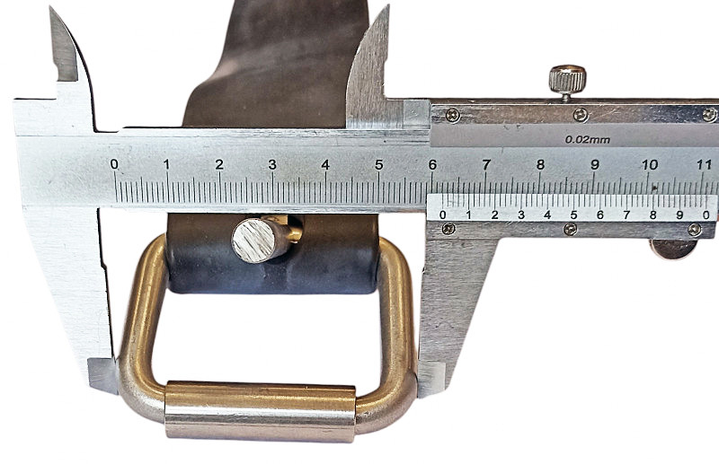 Стандартная ширина пряжки - 6.6см.
