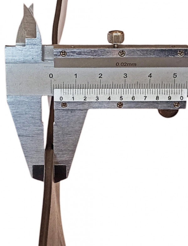 Надежная толщина ремня - 4мм, главное чтобы прорези в вашем грузе были не уже.