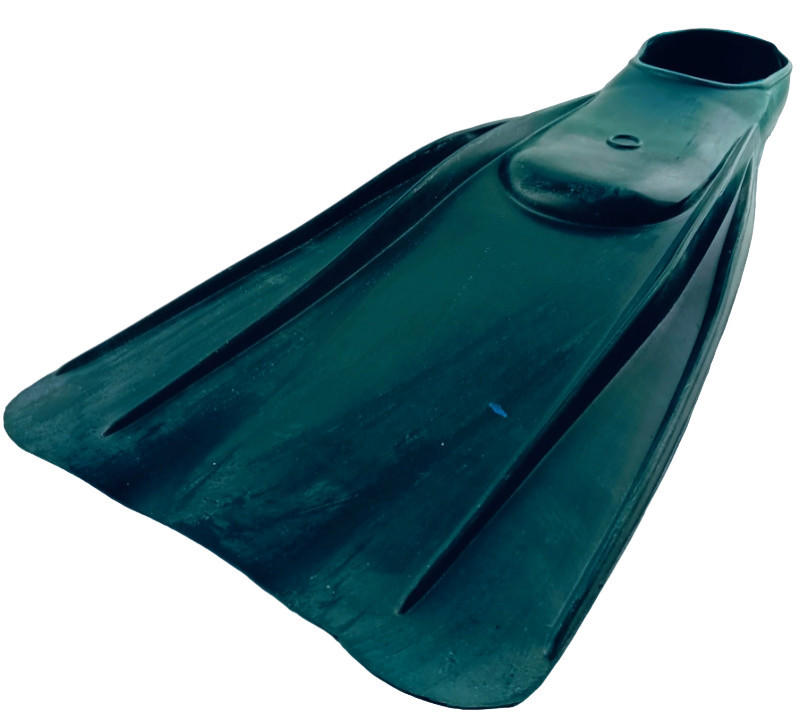 Незатейливая, но проверенная десятилетиями форма хорошо удерживает поток воды при гребке.