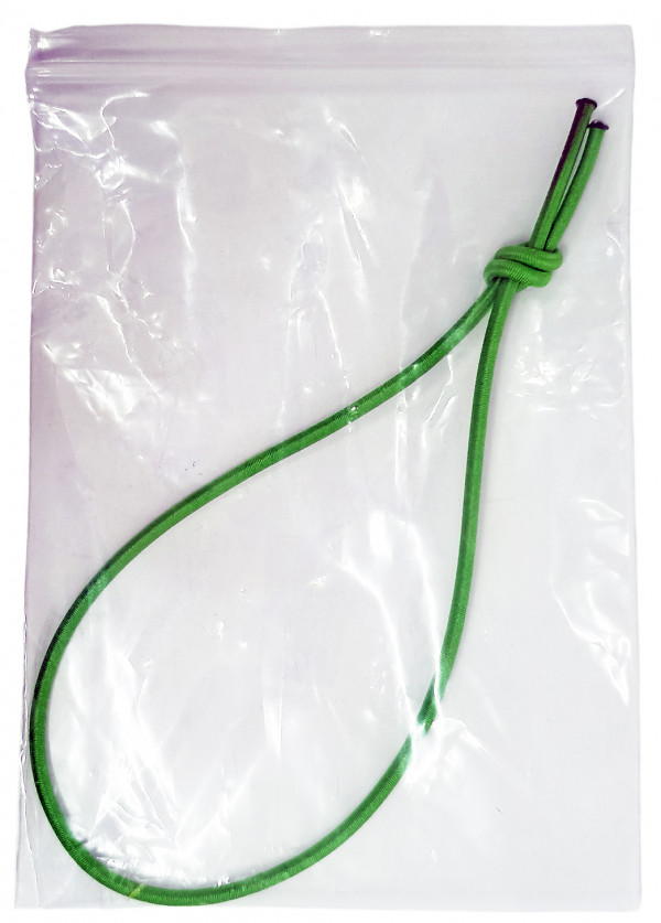 Продается в полиэтиленовом пакете.