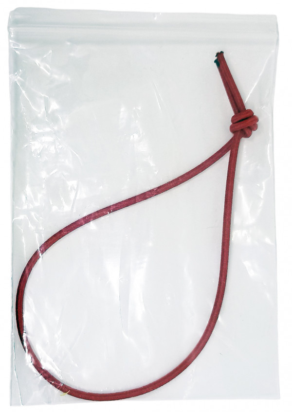 Продается в полиэтиленовом пакете.