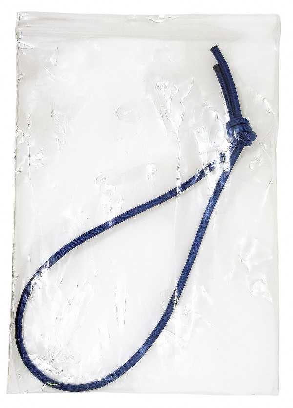 Продается в полиэтиленовом пакете.