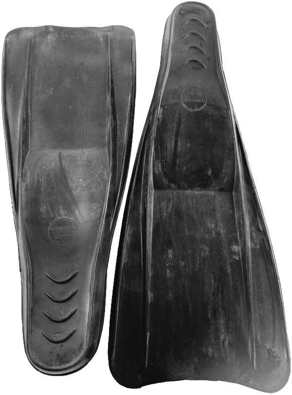 Ребра жесткости на двух сторонах лопасти для повышения КПД гребка.