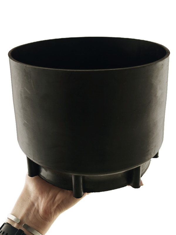 Позволяет спокойно ставить баллоны, не боясь повредить колбу или пол.