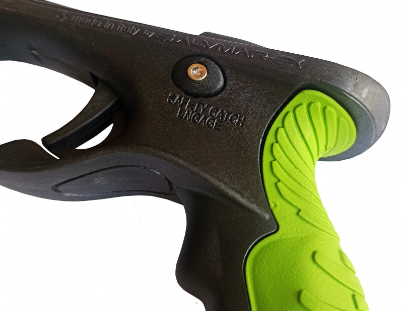 Предохранитель за курком для защиты от случайного выстрела.