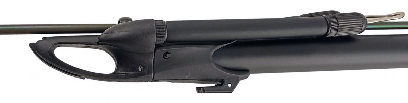 Оголовье закрытого типа оснащено местом установки дополнительной кольцевой тяги до 18мм.