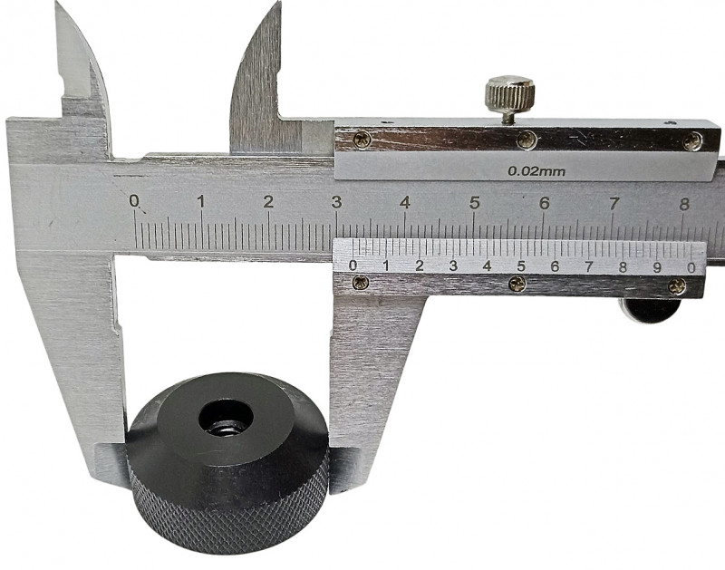 Диаметр гайки около - 3.2см.