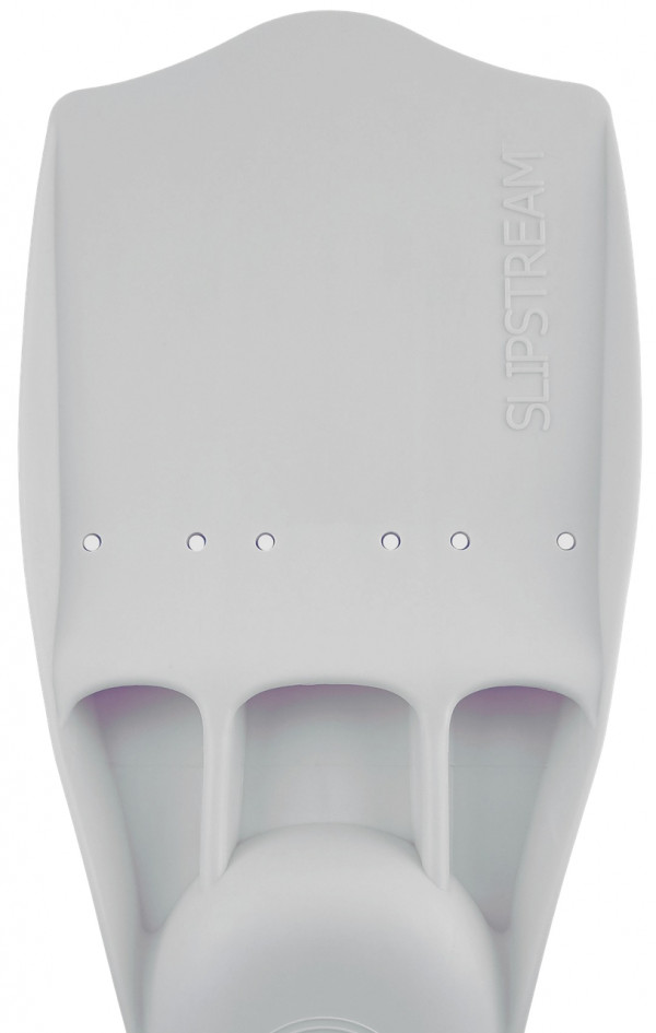 Жесткая, широкая лопасть позволяет добиваться эффективного гребка даже при небольших движениях. Максимальная ширина лопасти - около 25см.