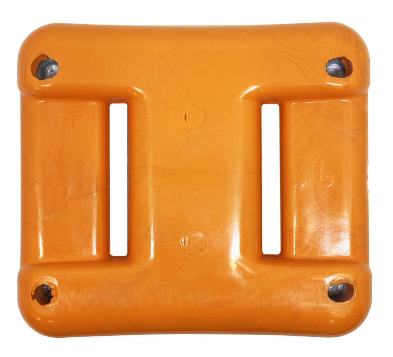 По своей сути - типовой груз для подводного плавания с проточками под ремень, круглые отверстия на фото от держателей на которых происходила заливка полимером.