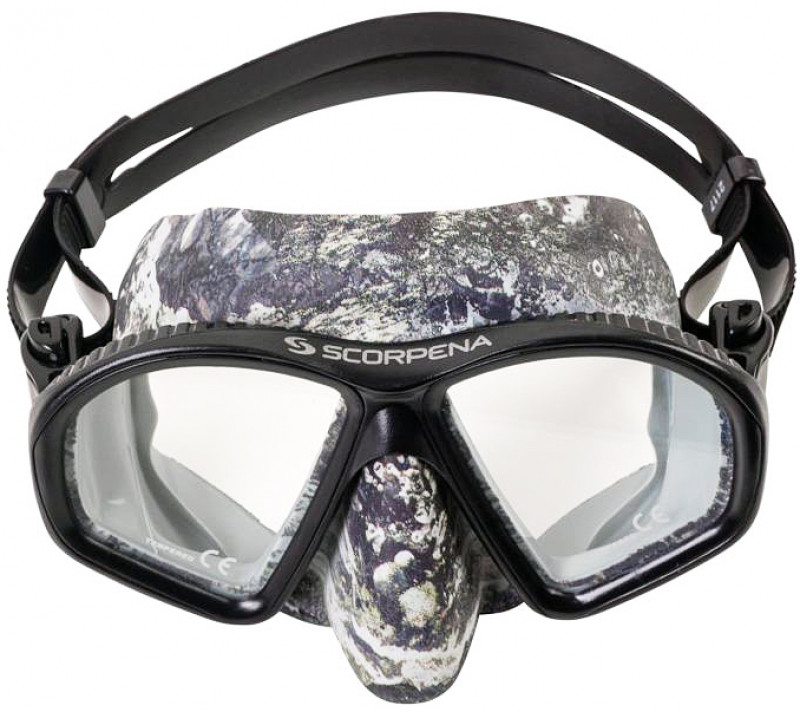 Аккуратная маска «M2 BLACK CAMO» стильной расцветки для подводной охоты и фридайвинга.