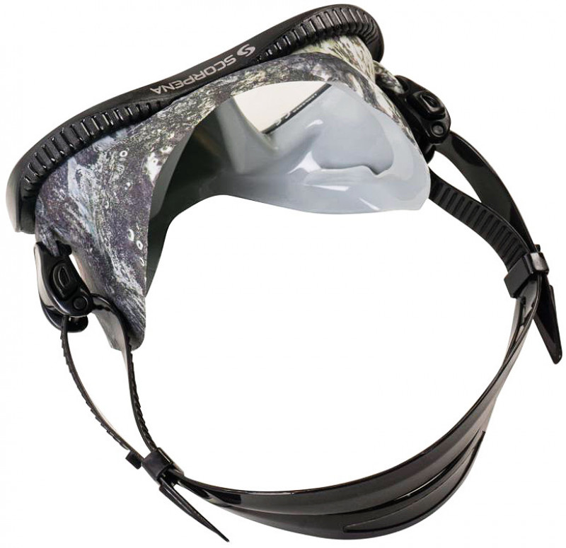 Сверхмягкий обтюратор из матового силикона не только обеспечивает оптимальное прилегание маски к лицу и отсутствие бликов, но и необычайно приятен на ощупь.