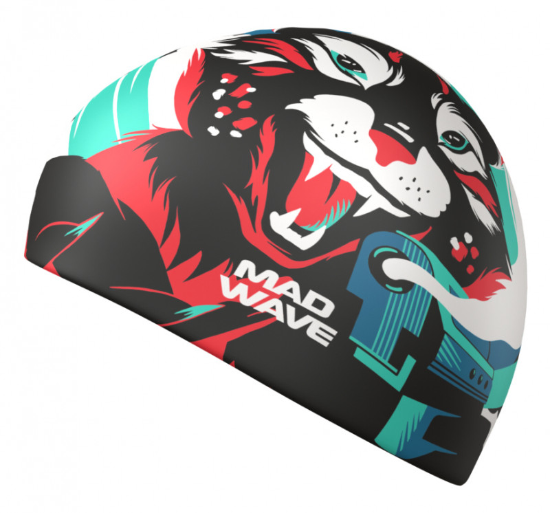 Шапка хорошо тянется, плотно облегает голову, не электризует и не тянет волосы, предотвращая их попадание в глаза и под детали очков или купальника. Универсальный размер шапочки подходит и взрослым, и детям.